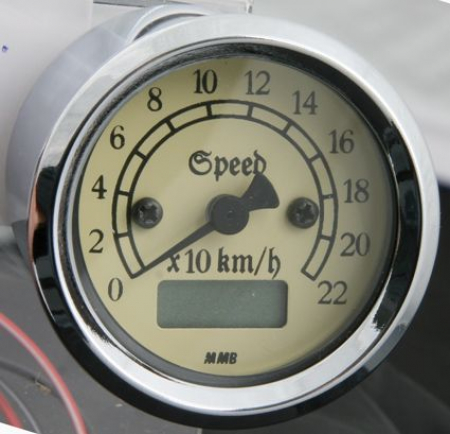 MMB RETRO SPEEDO CHR / IVORY 220KMH